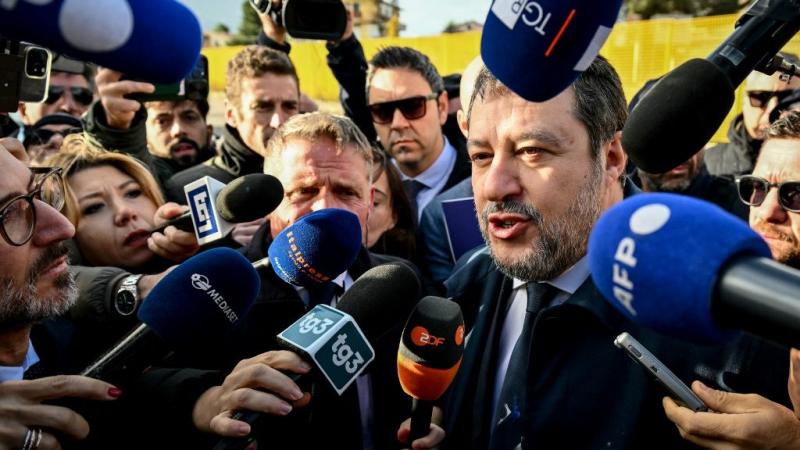 Matteo Salvini mentesült az emberrablás vádja alól, ami jelentős fordulatot jelent a politikai pályafutásában.