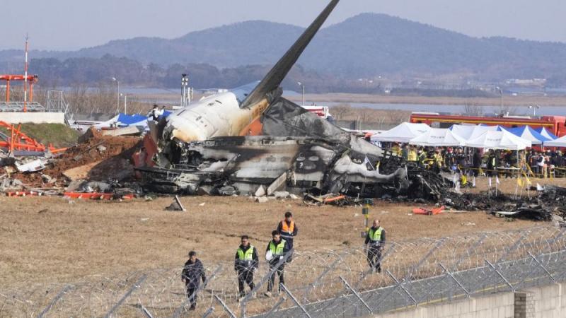 Több mint száz élet veszett el egy tragikus repülőgép-baleset következtében Dél-Koreában.