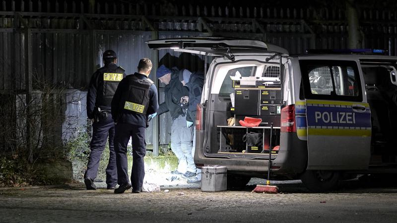 Berlinben rejtélyes robbanás rázta meg a várost, amelynek következtében rendőrök sérüléseket szenvedtek el.