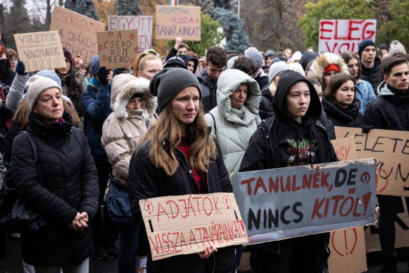Idén 24 ezer pedagógus nem részesült a béremelésből, és a többiek is csak mérsékelt örömmel fogadták a változást.