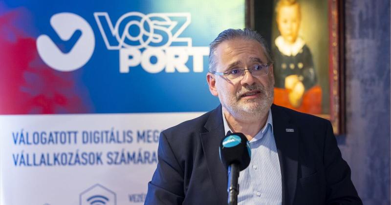 Ezrek merülnek el a nehézségek tengerében, de a túlélés kulcsa a stabil 3-as hitel lehet a viharos időkben.